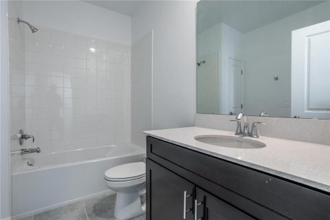House in Kissimmee, Florida 3 bedrooms, 167.41 sq.m. № 2201034 - photo 19