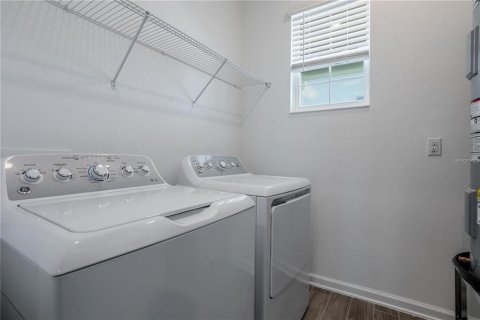 House in Kissimmee, Florida 3 bedrooms, 167.41 sq.m. № 2201034 - photo 10