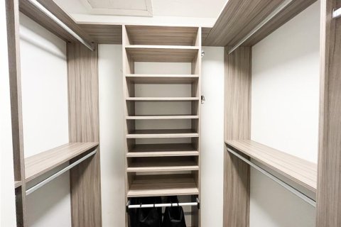 House in Sarasota, Florida 3 bedrooms, 295.15 sq.m. № 1657005 - photo 13