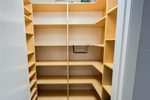 House in Sarasota, Florida 3 bedrooms, 295.15 sq.m. № 1657005 - photo 7