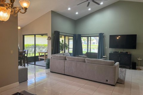 House in Boynton Beach, Florida 3 bedrooms, 160.54 sq.m. № 2187433 - photo 8