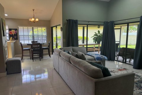 House in Boynton Beach, Florida 3 bedrooms, 160.54 sq.m. № 2187433 - photo 9