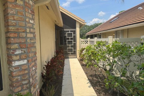 House in Boynton Beach, Florida 3 bedrooms, 160.54 sq.m. № 2187433 - photo 4