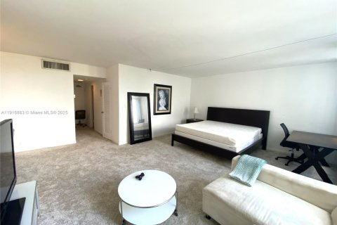Condo in Miami Beach, Florida  № 1973691 - photo 4