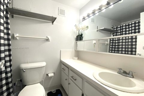 Condo in Miami Beach, Florida  № 1973691 - photo 12
