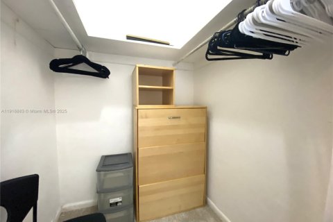 Condo in Miami Beach, Florida  № 1973691 - photo 13