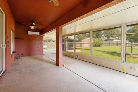 House in San Antonio, Florida 3 bedrooms, 176.05 sq.m. № 2430826 - photo 29