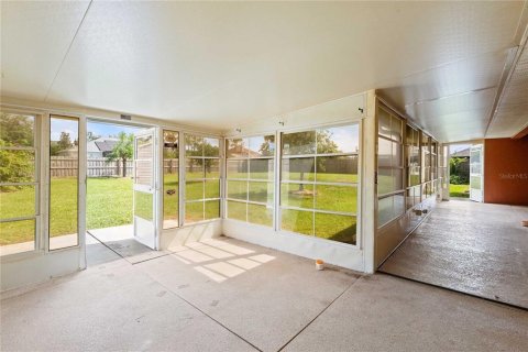 House in San Antonio, Florida 3 bedrooms, 176.05 sq.m. № 2430826 - photo 30