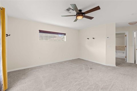House in San Antonio, Florida 3 bedrooms, 176.05 sq.m. № 2430826 - photo 18