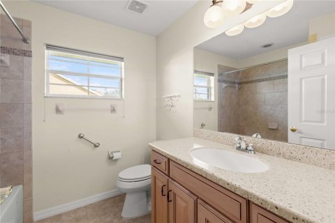 House in San Antonio, Florida 3 bedrooms, 176.05 sq.m. № 2430826 - photo 24
