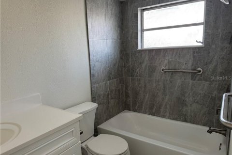Condo in Crystal River, Florida, 2 bedrooms  № 2093995 - photo 8