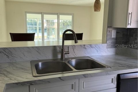 Condo in Crystal River, Florida, 2 bedrooms  № 2093995 - photo 3