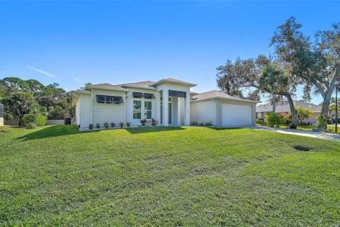 Casa en venta en Port Charlotte, Florida, 3 dormitorios, 211.45 m2 № 2106263 - foto 3