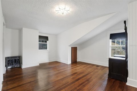 House in Eustis, Florida 4 bedrooms, 187.38 sq.m. № 2151403 - photo 30