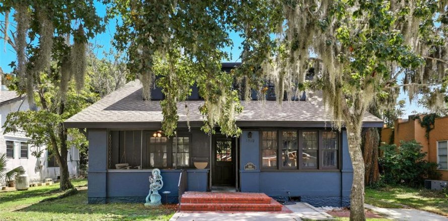 House in Eustis, Florida 4 bedrooms, 187.38 sq.m. № 2151403
