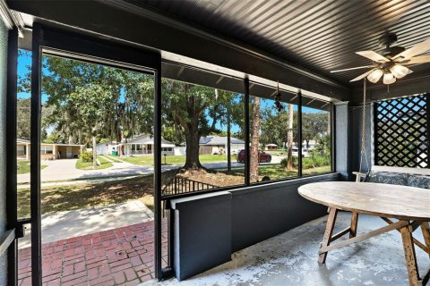 House in Eustis, Florida 4 bedrooms, 187.38 sq.m. № 2151403 - photo 4