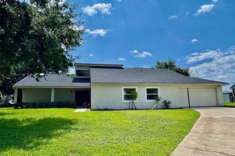 House in Orlando, Florida 4 bedrooms, 209.49 sq.m. № 1725522 - photo 1