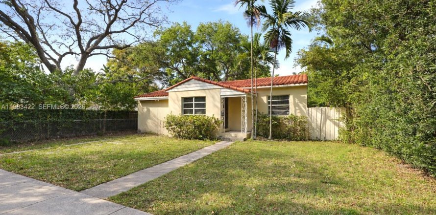 Casa en Miami, Florida 3 dormitorios, 107.86 m2 № 2048313