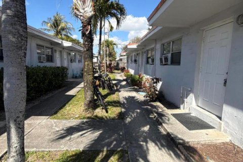 Appartement à louer à Dania Beach, Floride: 2 chambres, 217.39 m2 № 2175824 - photo 2
