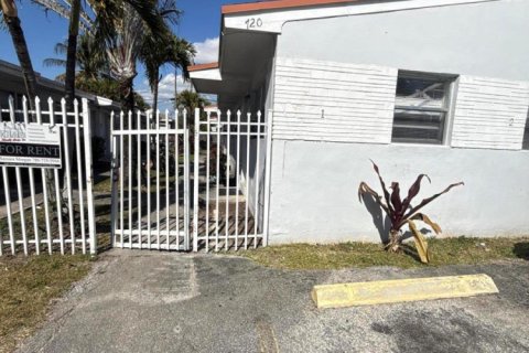 Apartment in Dania Beach, Florida 2 bedrooms, 217.39 sq.m. № 2175824