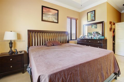 House in Miami, Florida 4 bedrooms, 165.55 sq.m. № 1881825 - photo 18