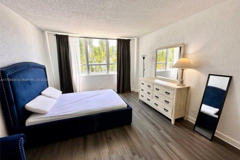 Condominio en alquiler en Miami Beach, Florida, 2 dormitorios, 98.66 m2 № 1647232 - foto 16