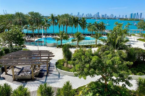 Condominio en alquiler en Miami Beach, Florida, 2 dormitorios, 98.66 m2 № 1647232 - foto 27