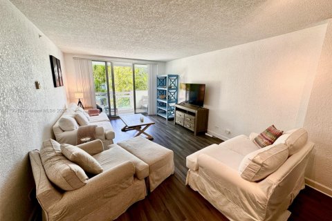 Condominio en alquiler en Miami Beach, Florida, 2 dormitorios, 98.66 m2 № 1647232 - foto 5