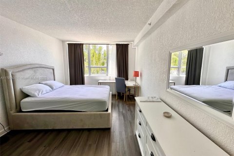 Condominio en alquiler en Miami Beach, Florida, 2 dormitorios, 98.66 m2 № 1647232 - foto 11