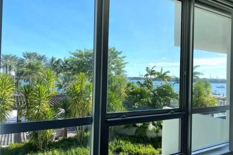 Condominio en alquiler en Miami Beach, Florida, 2 dormitorios, 98.66 m2 № 1647232 - foto 13