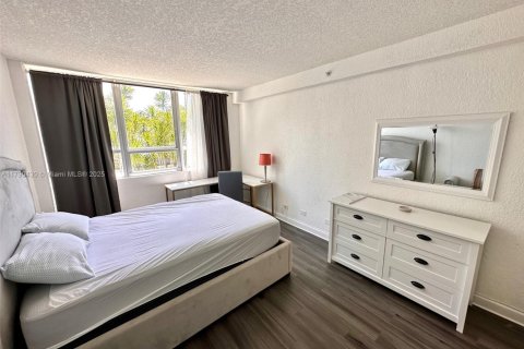 Condominio en alquiler en Miami Beach, Florida, 2 dormitorios, 98.66 m2 № 1647232 - foto 12