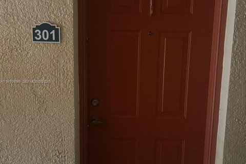 Купить кондоминиум в Мирамар, Флорида 2 спальни, 100.33м2, № 2032882 - фото 3