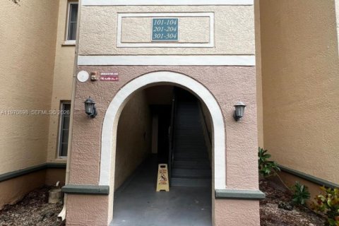 Кондоминиум с 2 спальнями в Мирамар, Флорида № 2032882