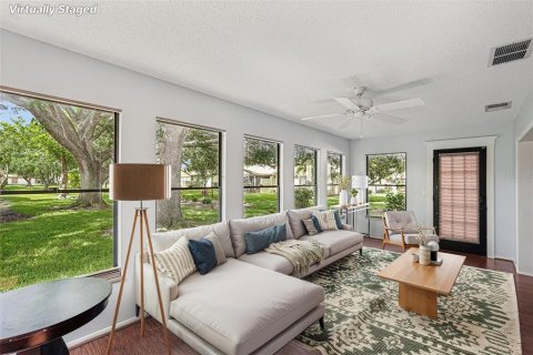 Condo in Sarasota, Florida, 2 bedrooms  № 1759740 - photo 10