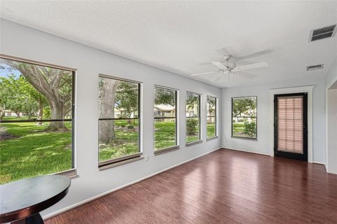 Condo in Sarasota, Florida, 2 bedrooms  № 1759740 - photo 11