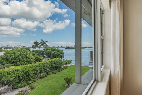 Copropriété à vendre à Miami Shores, Floride: 1 chambre, 82.78 m2 № 2016277 - photo 2