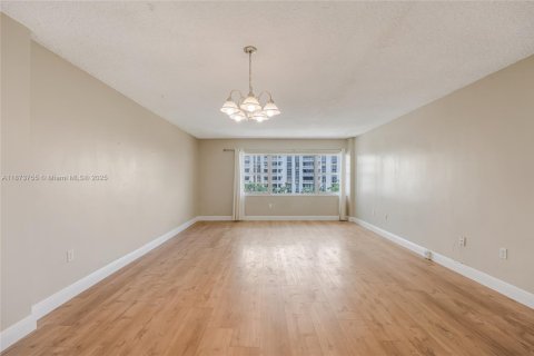 Copropriété à vendre à Miami Shores, Floride: 1 chambre, 82.78 m2 № 2016277 - photo 13