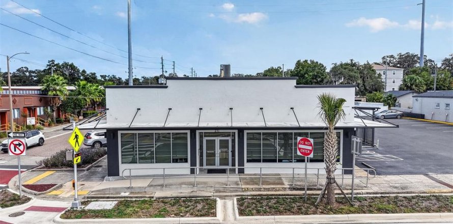 Immobilier commercial à Eustis, Floride 602.01 m2 № 2413829