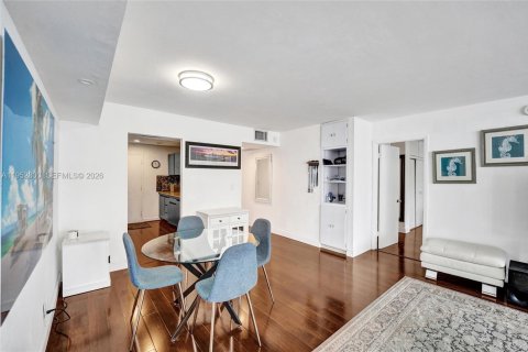 Condominio en alquiler en Hollywood, Florida, 2 dormitorios, 111.48 m2 № 2054584 - foto 23