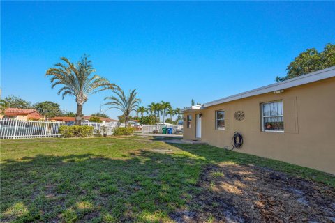 Villa ou maison à vendre à Miami Gardens, Floride: 3 chambres, 100.33 m2 № 1940042 - photo 3