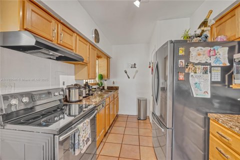 Villa ou maison à vendre à Miami Gardens, Floride: 3 chambres, 100.33 m2 № 1940042 - photo 4