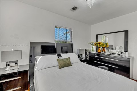 Casa en venta en Miami Gardens, Florida, 3 dormitorios, 100.33 m2 № 1940042 - foto 7