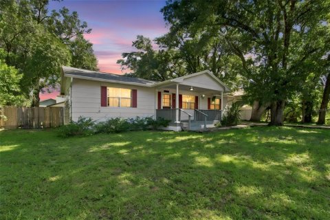 Villa ou maison à Temple Terrace, Floride 3 chambres, 107.02 m2 № 2295291