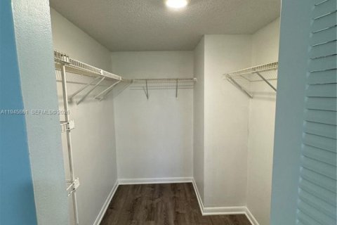 Copropriété à vendre à Sunrise, Floride: 2 chambres, 91.6 m2 № 2002146 - photo 11