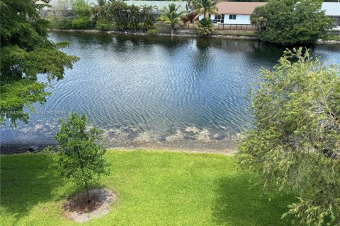 Copropriété à vendre à Sunrise, Floride: 2 chambres, 91.6 m2 № 2002146 - photo 16