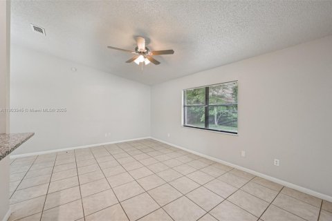 Villa ou maison à vendre à Port St. Lucie, Floride: 3 chambres, 163.69 m2 № 1965589 - photo 14