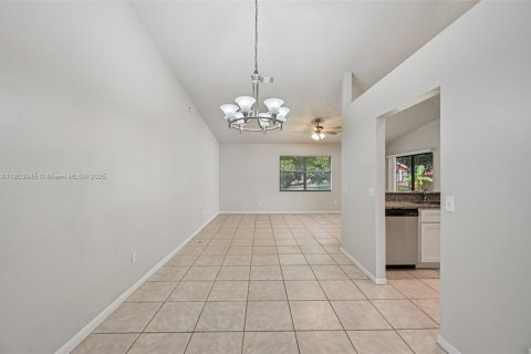 Villa ou maison à vendre à Port St. Lucie, Floride: 3 chambres, 163.69 m2 № 1965589 - photo 5