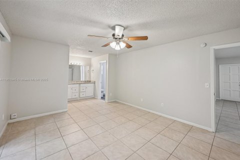 Villa ou maison à vendre à Port St. Lucie, Floride: 3 chambres, 163.69 m2 № 1965589 - photo 18