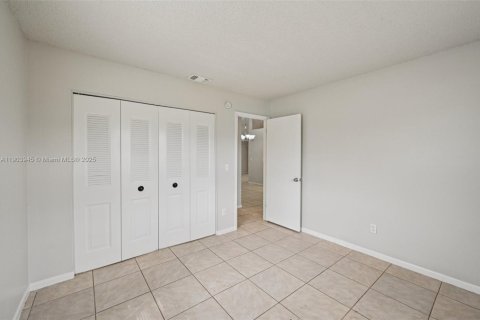 Villa ou maison à vendre à Port St. Lucie, Floride: 3 chambres, 163.69 m2 № 1965589 - photo 23