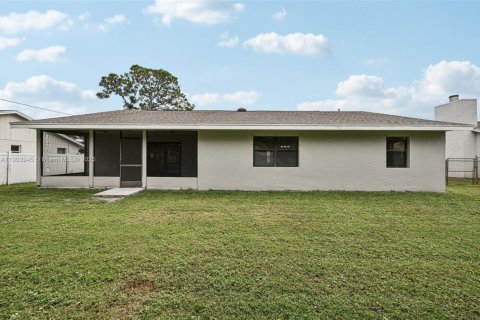Villa ou maison à vendre à Port St. Lucie, Floride: 3 chambres, 163.69 m2 № 1965589 - photo 29